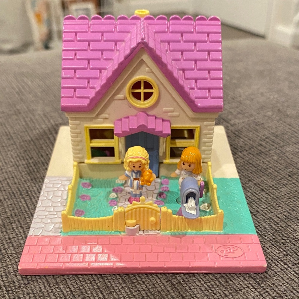 1993 Vintage Polly Pocket Cozy Cottage Playset    kids girls toys dolls doll toy